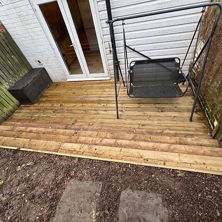 Cosy Brighouse 3 Bed House-Great For Contractors Apartamento Exterior foto