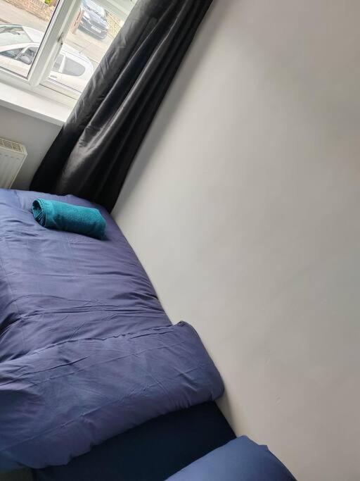 Cosy Brighouse 3 Bed House-Great For Contractors Apartamento Exterior foto