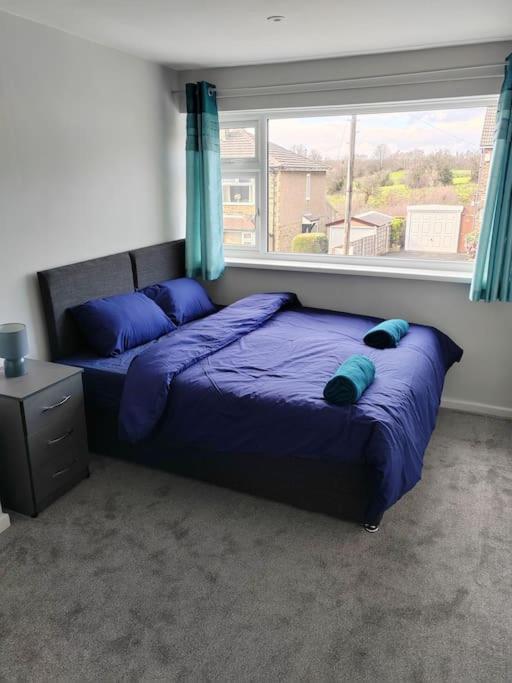 Cosy Brighouse 3 Bed House-Great For Contractors Apartamento Exterior foto