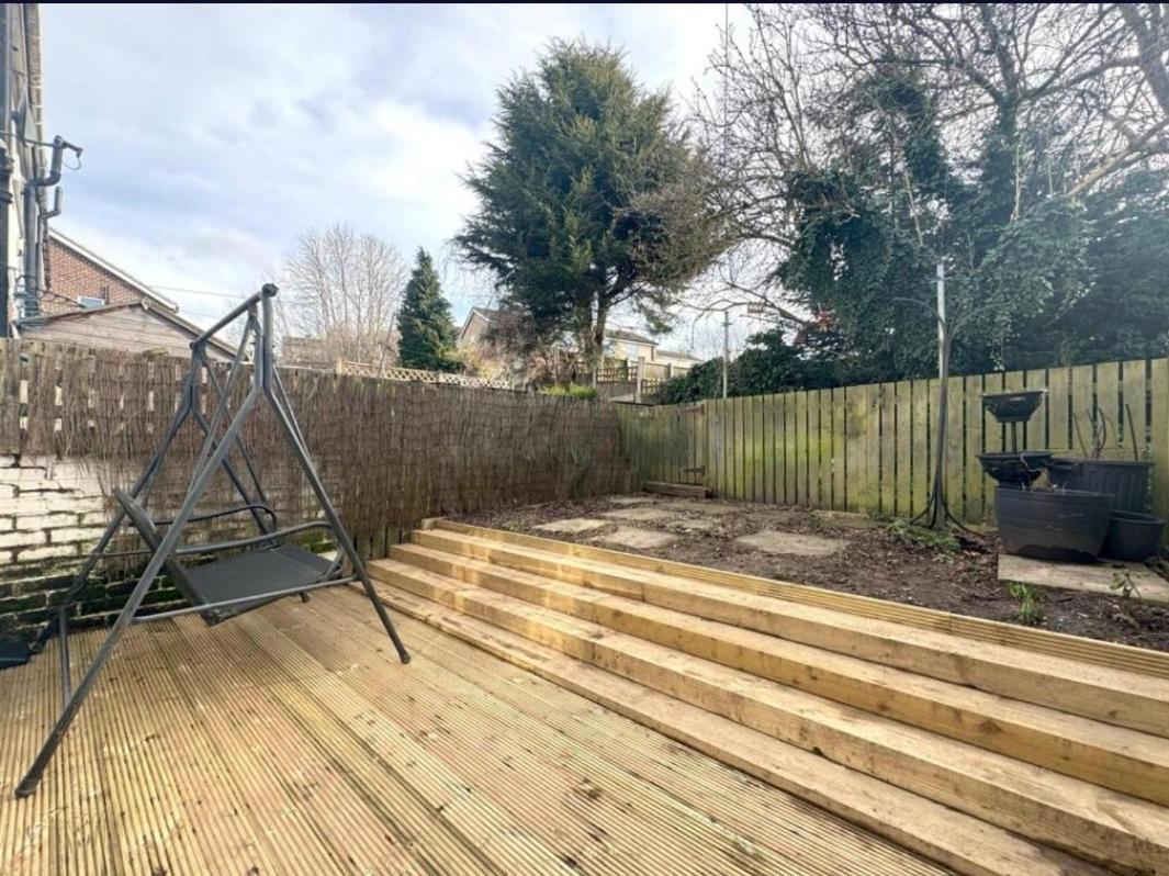 Cosy Brighouse 3 Bed House-Great For Contractors Apartamento Exterior foto