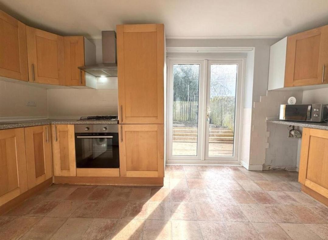 Cosy Brighouse 3 Bed House-Great For Contractors Apartamento Exterior foto