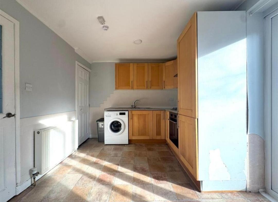Cosy Brighouse 3 Bed House-Great For Contractors Apartamento Exterior foto