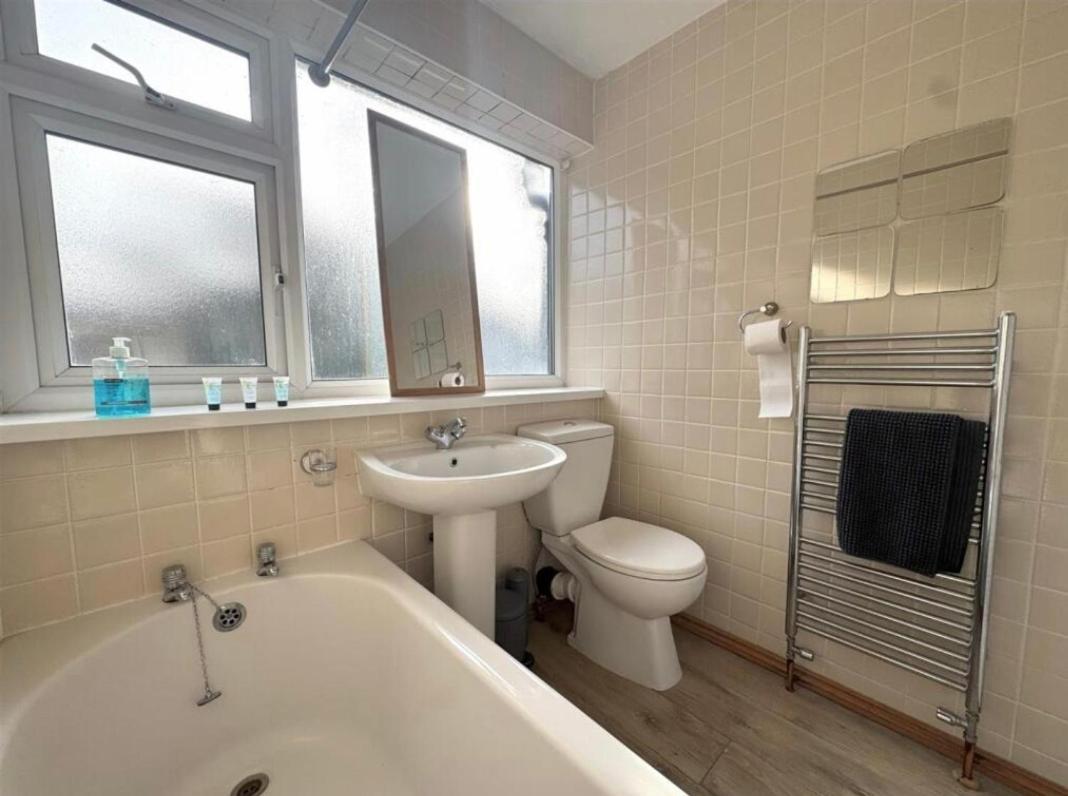 Cosy Brighouse 3 Bed House-Great For Contractors Apartamento Exterior foto